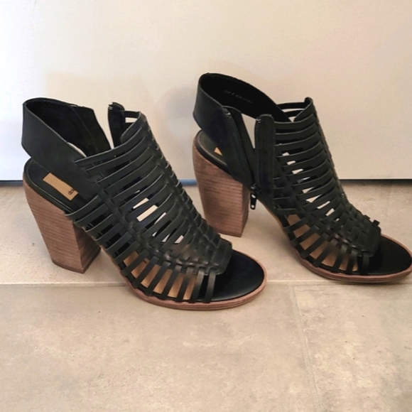 Dolce Vita Shoes - Dolce Vita Black and Tan Heels size 8